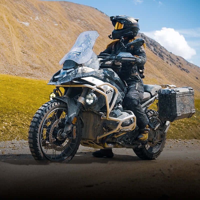 BMW R1300 GS lennuõnnetusriba